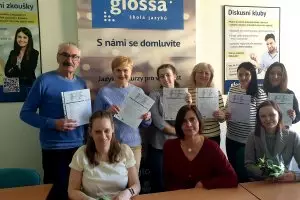 Absolventi kurzu českého jazyka pro cizince s certifikátem